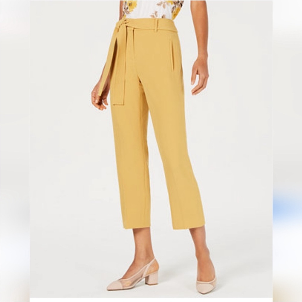 BAR III High waisted wide leg, mustard crepe texture Capri pants 14W